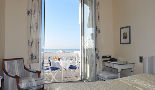 Chambre d'hôtel en journée Cannes